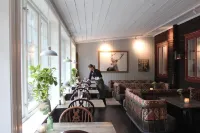 Olarsgården Hotell - พร้อมอาหารเช้า