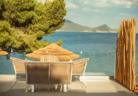 Trizonia Bay Hotel