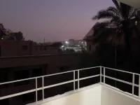 Cheristo Pyramids View Inn