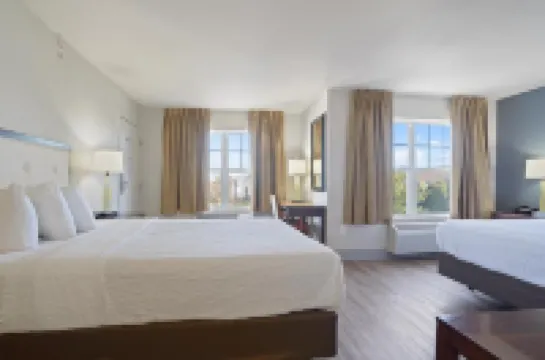 エクステンデット ステイ アメリカ スイーツ カンザス シティ レネックサ 8ンTHス ストリート