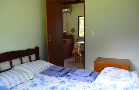 查爾斯塞林納帕帕蓋奧山林小屋