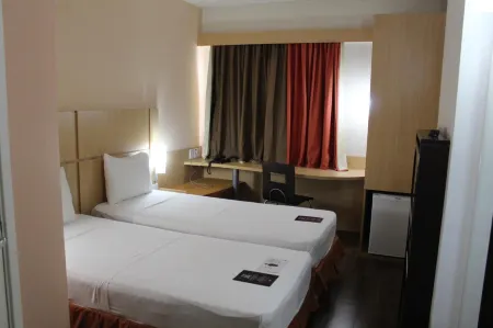 Ibis Feira de Santana Отели рядом с достопримечательностью «Feiraguay Shopping Popular»