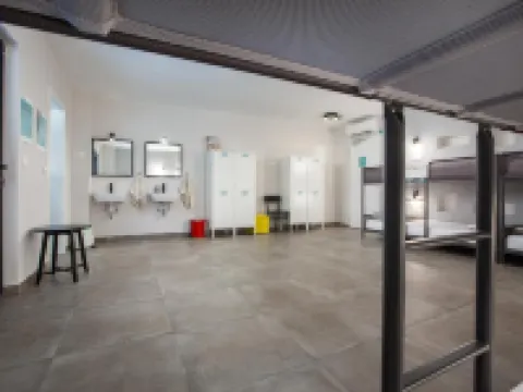 SUBTUB旅舍馬卡爾斯卡 Opcina Makarska酒店