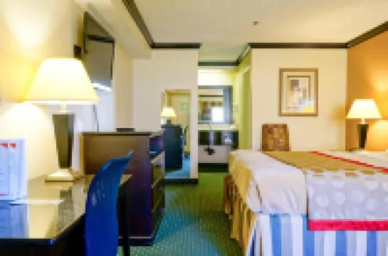 Ramada by Wyndham Ontario Hoteles en Ontario