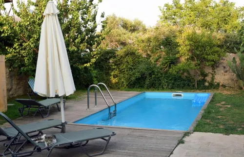 Venetian Cistern Villa Hotels in Exopoli