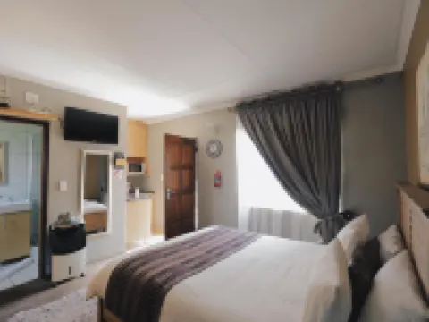 Ledumo Guest Lodge Hotels in Witbank