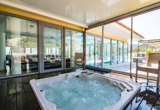 호텔 마리아나 칼비