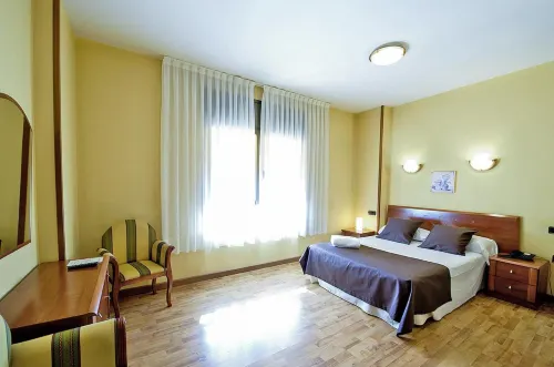 Hotel Ciutat de Tarrega فنادق في Cervera