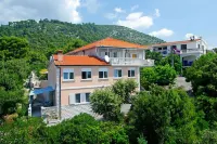 Apartments Villa Marijana Hotels in Vela Luka
