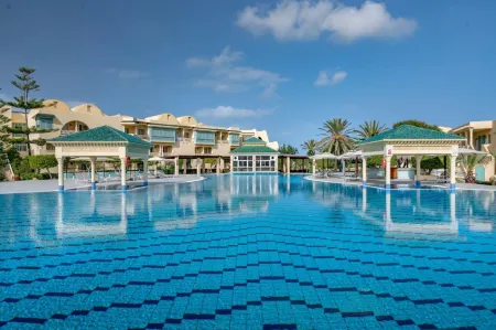 Carthage Thalasso Resort Отели в г. Гаммарт