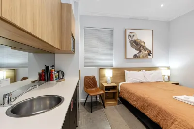 Civic Apartments Отели рядом с достопримечательностью «Виктори Мемориал Гарденс»