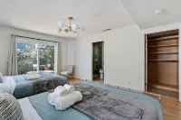 @ Marbella Lane – Home with Majestic Ocean Views Hotels near Manor Beach