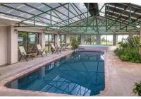 Drakensberg Mountain Retreat - piscina