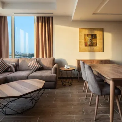 Mirada Purple Alzahra - Serviced Apartments Hotels near King Road Tower