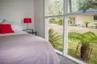 Russell Falls Holiday Cottages Hotels in Hamilton