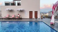 Hotel Bawa Udaipur - สระว่ายน้ำแบบอินฟินิตี้