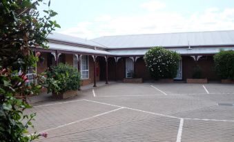 Charles Sturt Motor Inn