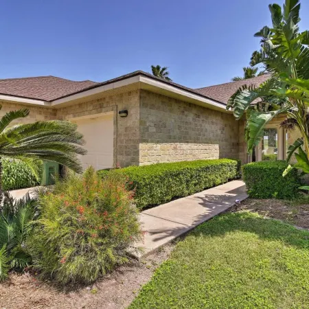 Condo on Golf Course - 10 Mi to South Padre Island