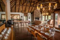 Tshwene Lodge