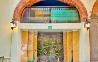 Hotel la Alhondiga Các khách sạn gần La Catedralde Pueble