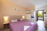 Terinikos Sunny Garden Hotel & Junior Suites