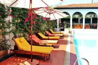 Sovereign Hotel - Pool