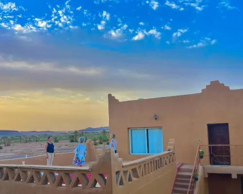 Dar Talmoudi ,Traditional Riad, Local Food, Camel , Desert Excursions فنادق في إقليم زاكورة