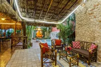 Casa Del Maya Bed & Breakfast