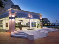 Molos Bay Hotel - สระว่ายน้ำบนดาดฟ้า