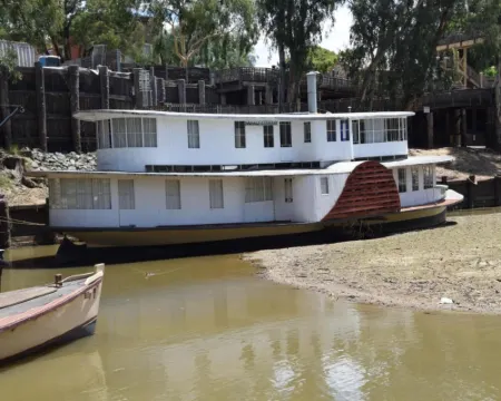 บิ๊ก ริเวอร์ โมเทล โรงแรมในเอชูกา