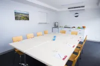 Altitude Motel Apartments Hotels in Cotswold Hills