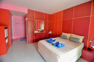 Lanta Bee Garden Bungalow