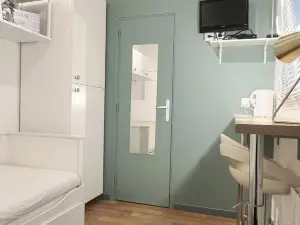#1 Petit Studio près du métro L9
