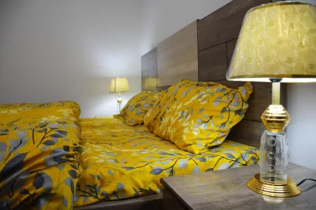 Khyber Guest House Swat Отели рядом с достопримечательностью «Qambar Chowk»