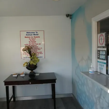 Avenue Motel