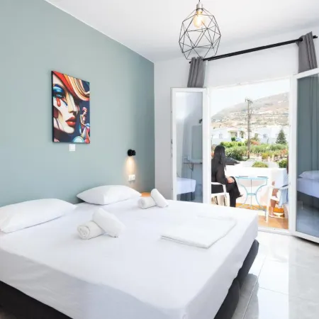 Aratos Hotel