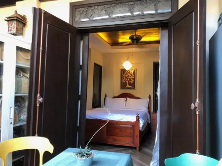 Mali House Отели рядом с достопримечательностью «Wat Wisunalat»