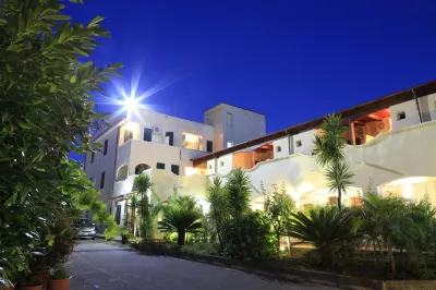 Hotel Club Bellavista فنادق في Chiesiola