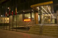 Samaa Hotel โรงแรมใกล้ประตูชัยแห่งบูคาเรสต์