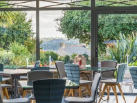 Hôtel les Agapanthes-Logis Hôtel Hotels in Ploubazlanec