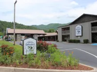 Great Smokies Inn - Cherokee Hotels in Swain County