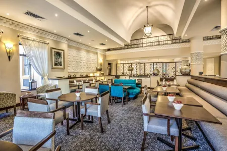 Town Lodge Polokwane Отели рядом с достопримечательностью «Peter Mokaba Stadium»