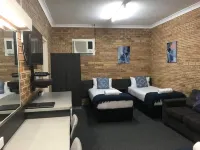 Blue Violet Motor Inn Hotels in East Toowoomba