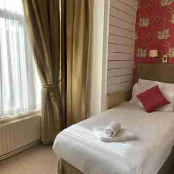 Maples House Hotel Rooms