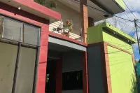 Almira Homestay Ambon Mitra RedDoorz Hotels near Ambon Island