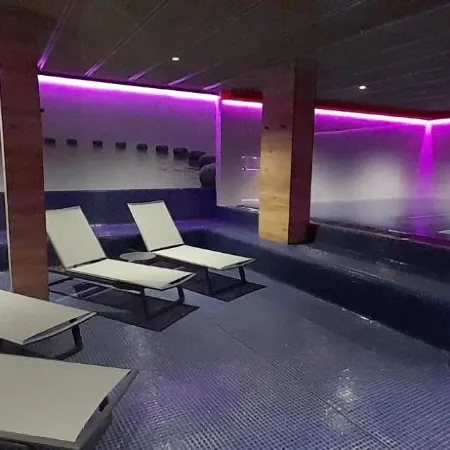 Azahar Beach Red Apartments & Spa