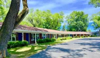 Elk Rapids Lakeshore Inn Hotel di Elk Rapids
