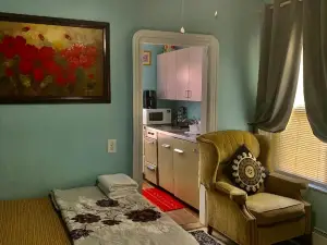 Cozy Private 1Br, Well Appointed, Near Providence, MA, RI Line, Easy Access to I-95
