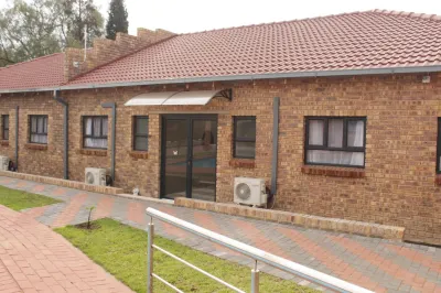 Emperor Lodge and Tours Hotels near Lua A Bakers Cafe