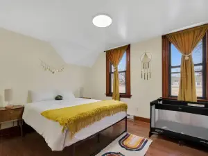 Golden Gem in Heart of East Rock Quiet 3Br Near DT and Yale